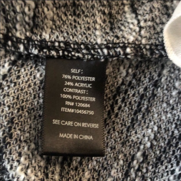 Torrid Knit Ruffle Hem Sweater Size 3 - Picture 5 of 7